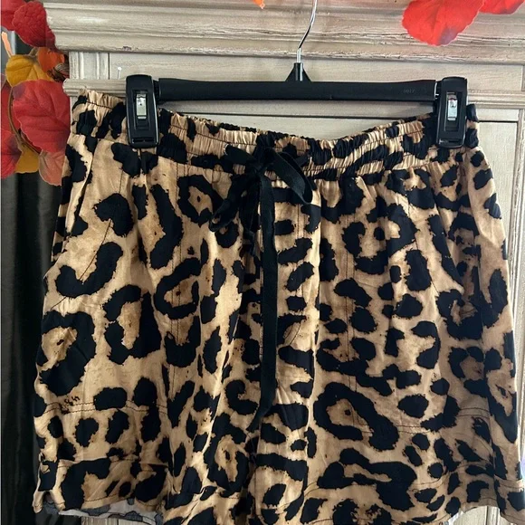 ANDTHEWHY Women’s Leopard Print Drawstring Shorts - Picture 1 of 3